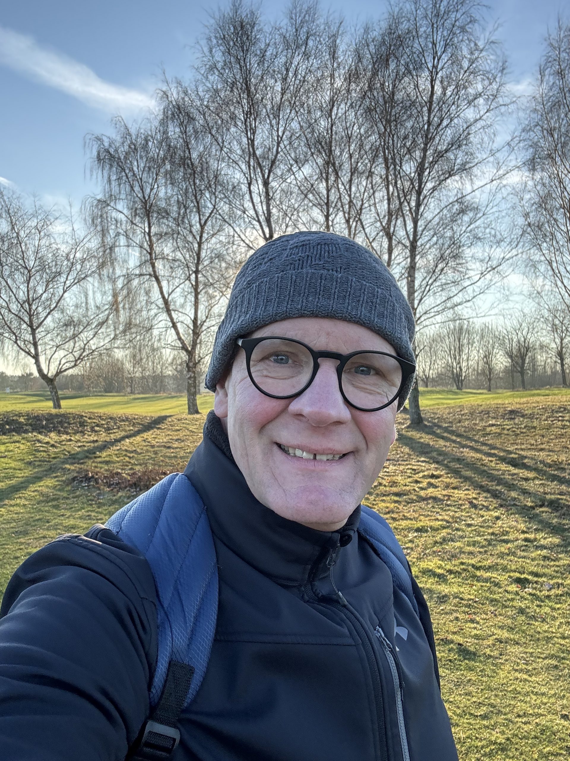 Carsten Meß auf dem Golfplatz in Berlin-Stolpe, beim Golfspielen an der frischen Luft.
