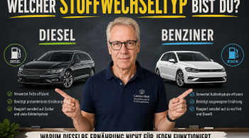 Carsten Meß vor einer Tafel oder Grafik mit zwei Fahrzeugen: Links: Diesel Rechts: Benziner Überschrift: “Welcher Stoffwechseltyp bist du?” Untertitel: “Warum dieselbe Ernährung nicht für jeden funktioniert”