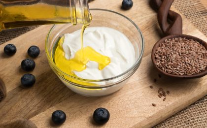 Eiweißreiches Spätstück mit Hüttenkäse und Leinöl bei spätem Hunger am Abend